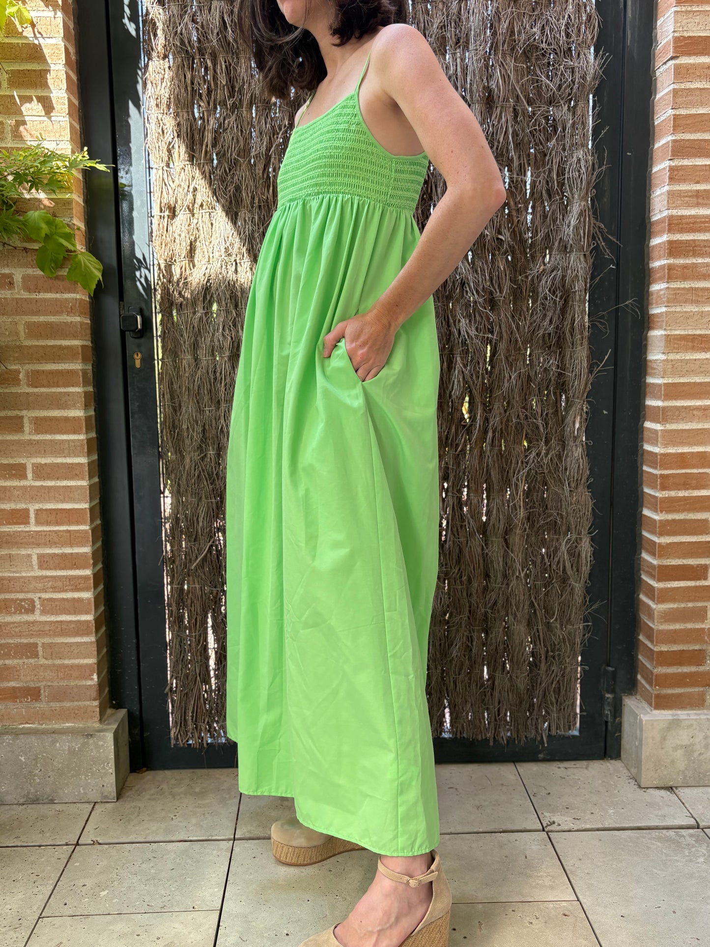 ZARA. Vestido largo nido de abejas verde. T XS