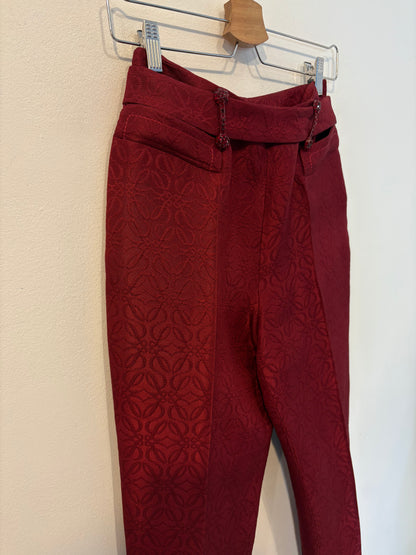 LOEWE. Pantalón pinzas burdeos anagrama