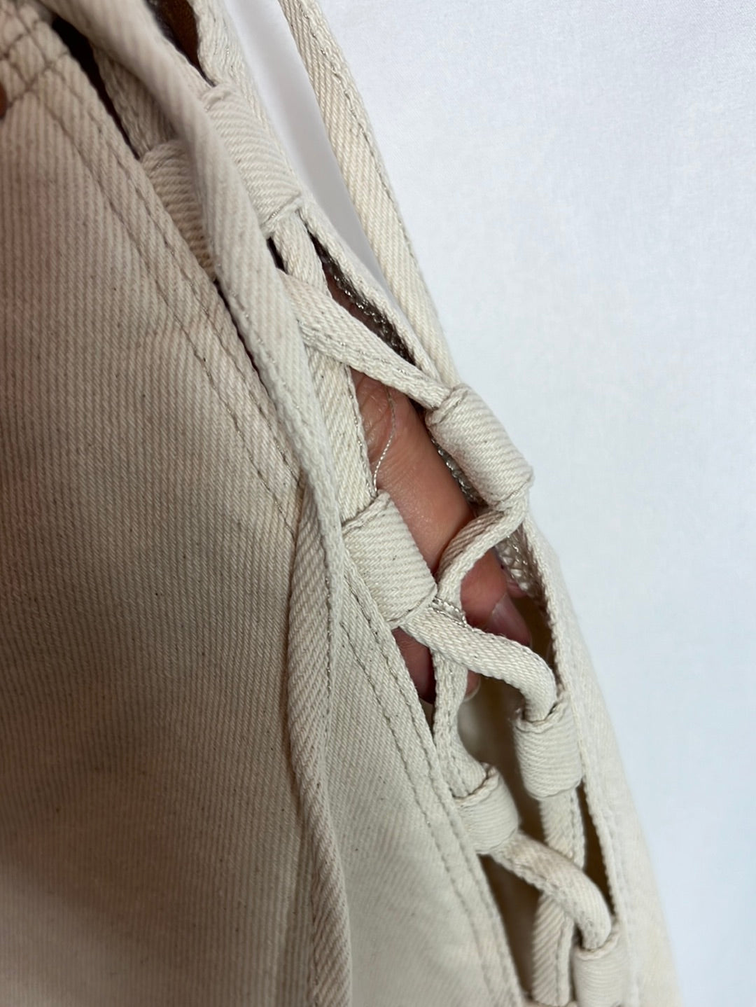 H&M. Denim beige para ancha detalle lateral. T 38