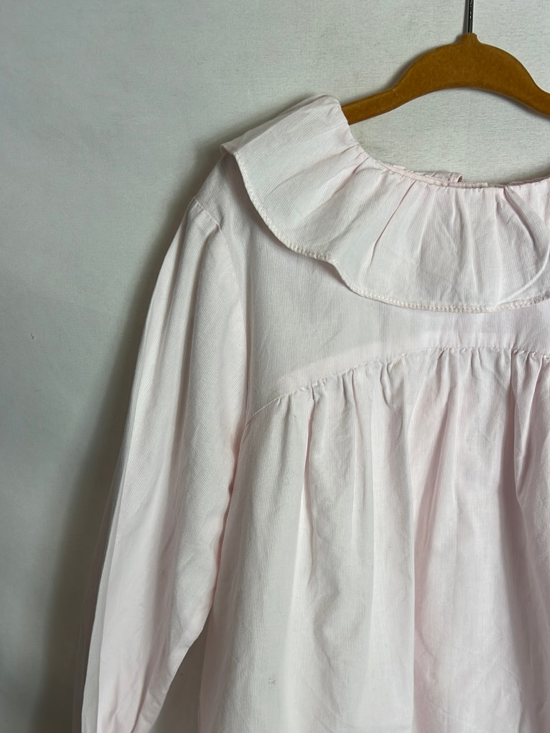 GOCCO. Pink striped blouse with ruffles. Size 8-10 years.