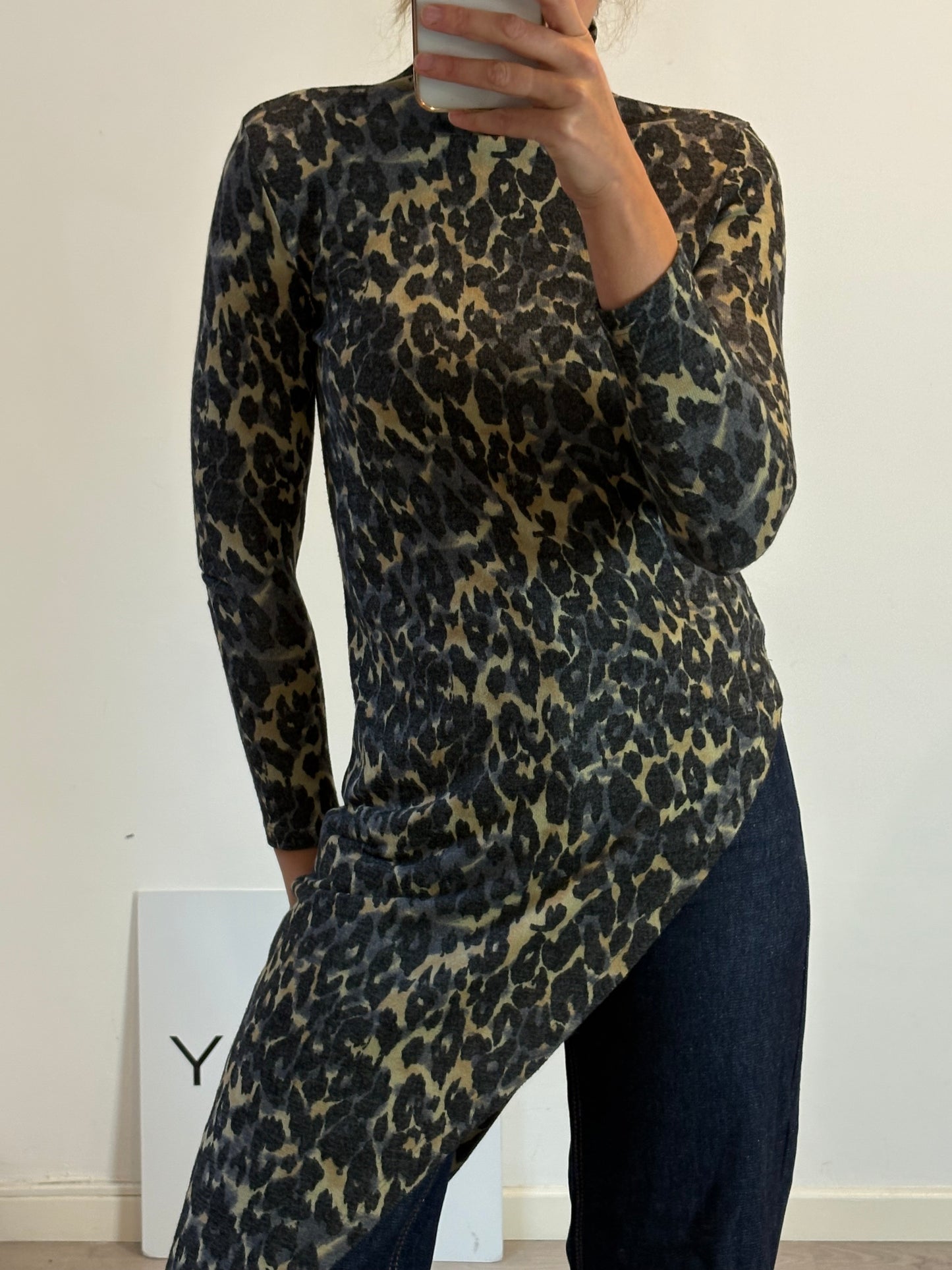 ZARA. Black stretch knit top. TL