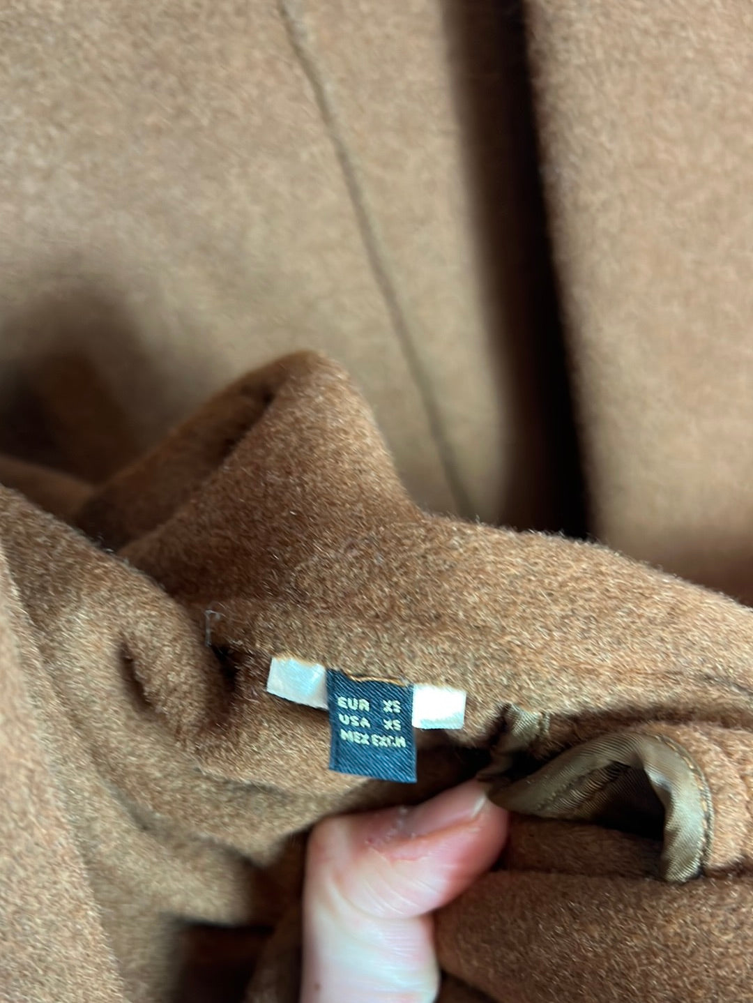 MASSIMO DUTTI. Chaqueta lana marrón crop. T XS