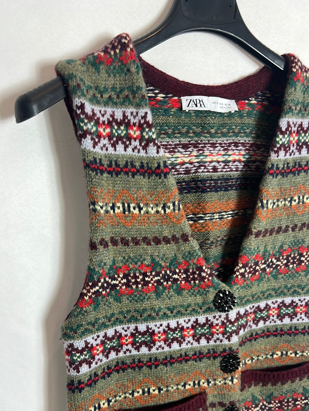 ZARA. Green button-print vest. TS