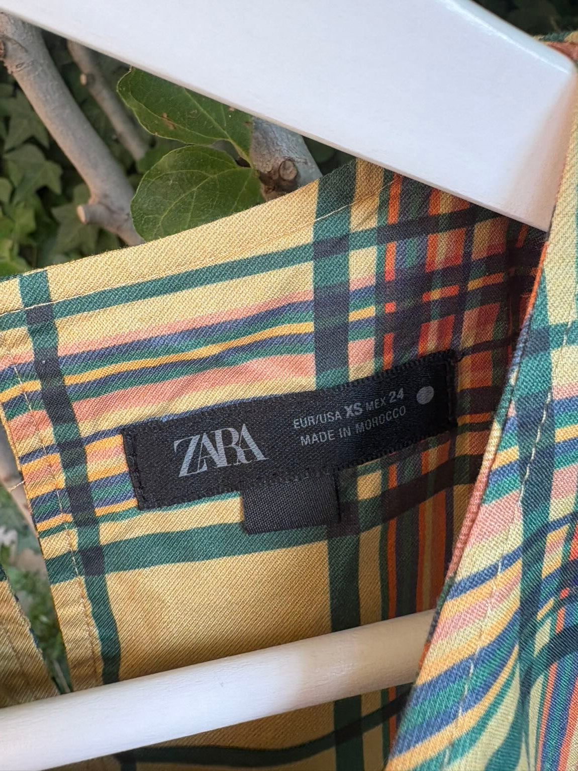 ZARA. Vestido largo cuadros en verde  bolsillos