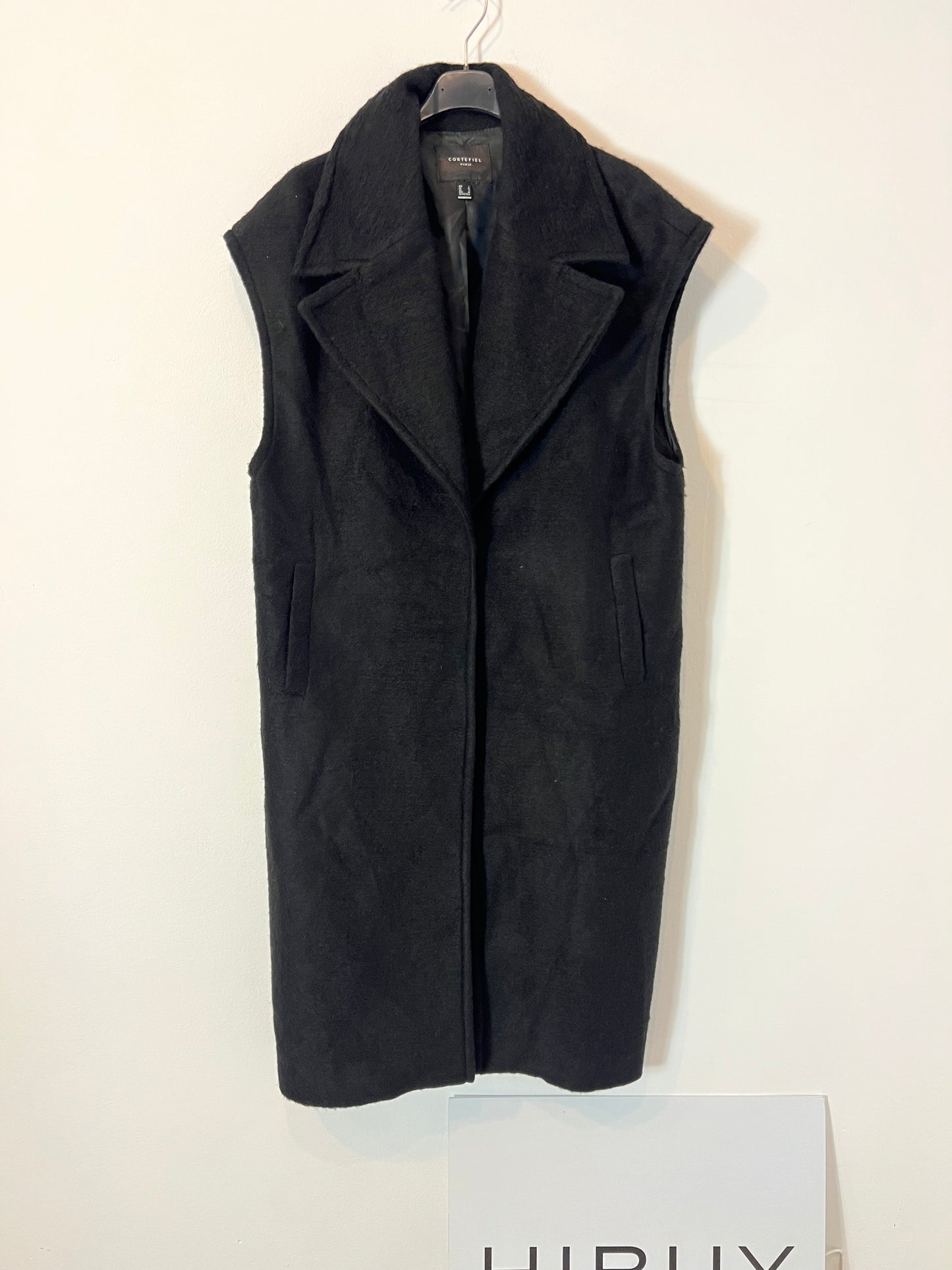 CORTEFIEL. Chaleco negro textura T.l