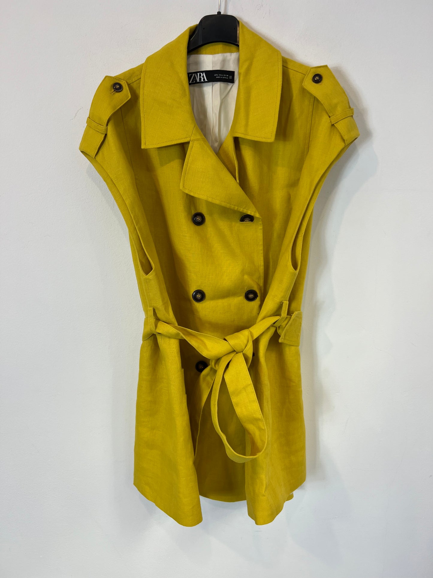 ZARA. Mustard linen vest. TL