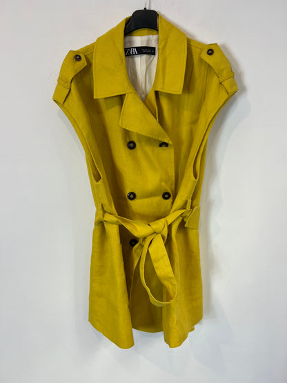 ZARA. Mustard linen vest. TL