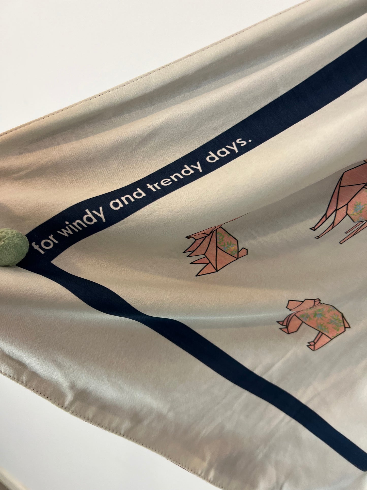 ADOLFO DOMINGUEZ. Fular reversible doble textura