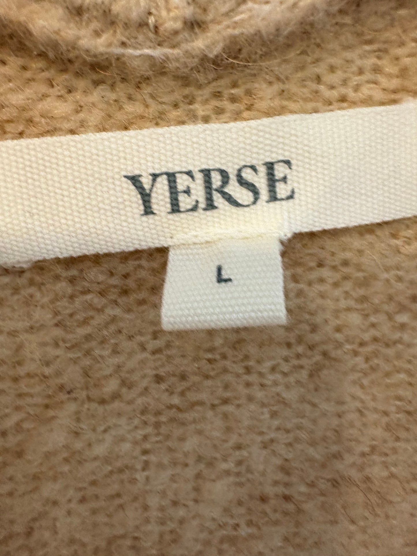 YERSE. Cárdigan beige con lana