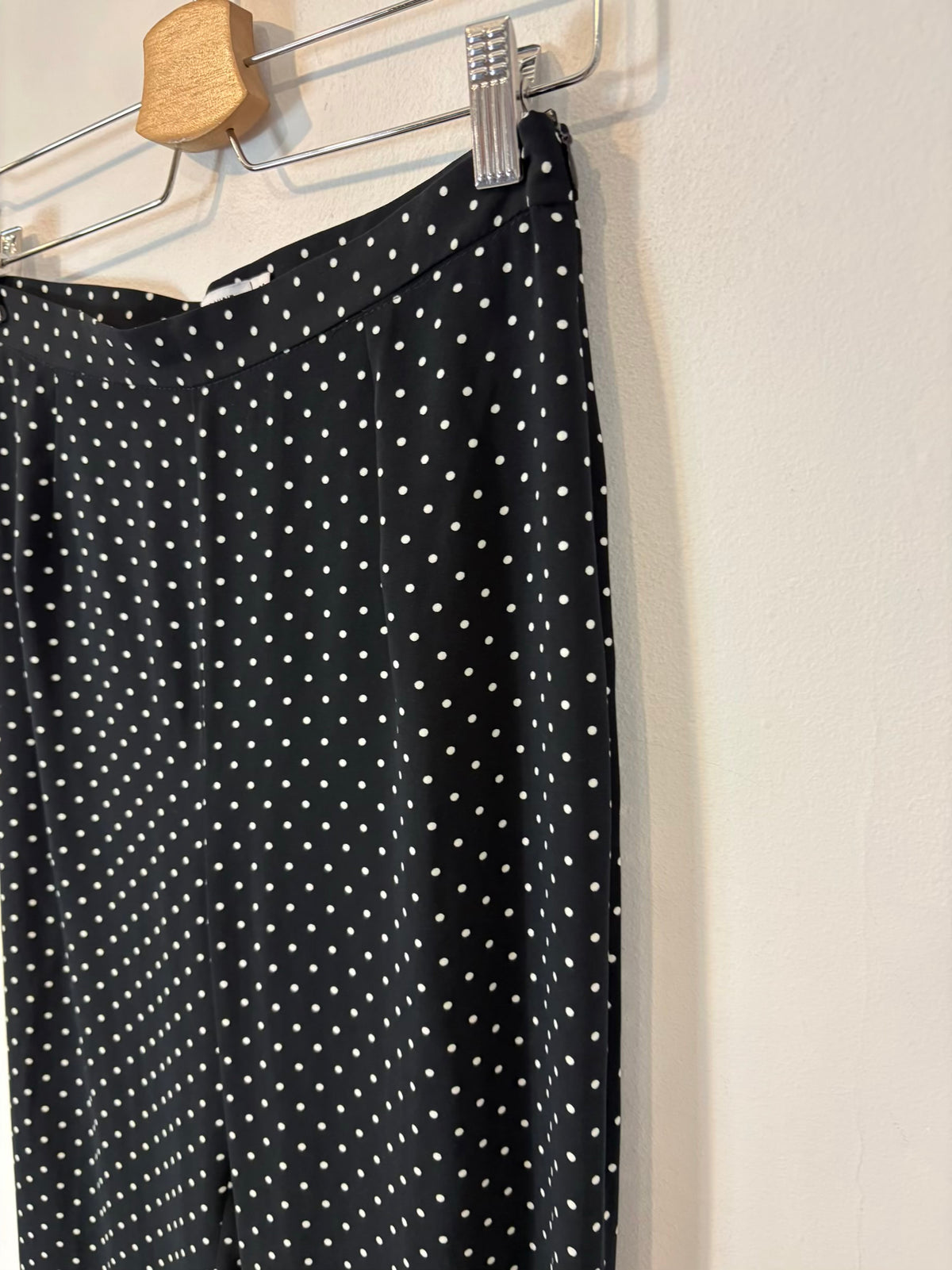 SOPHIE & LUCIE. Total look fluido lunares
