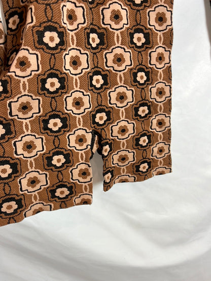 URBAN OUTFITTERS . Mono corto estampado elástico . T M