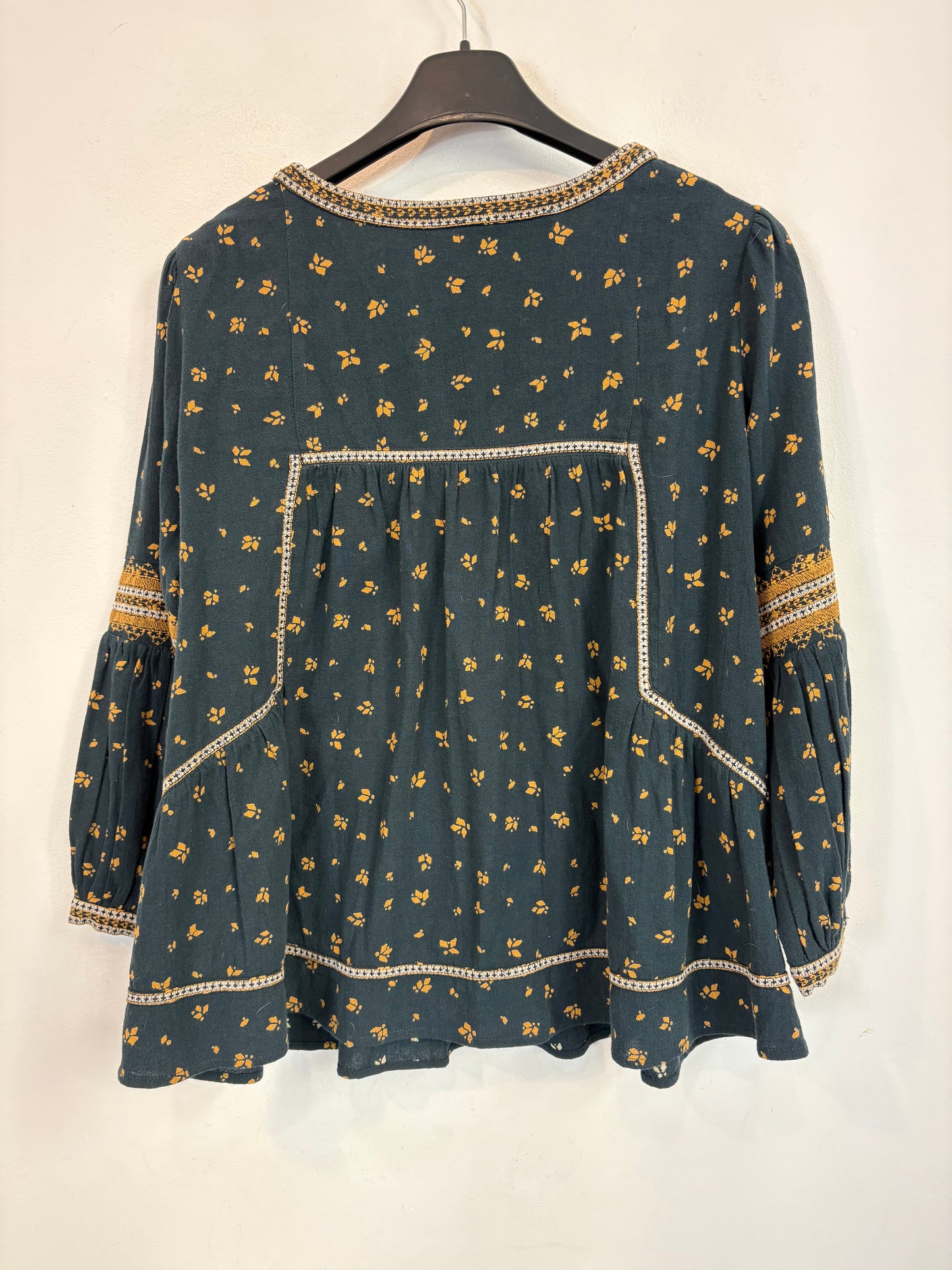 BA&SH. Blusa azul bordados