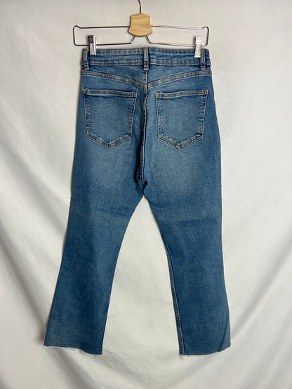 ZARA. Slightly flared cropped denim. T 40