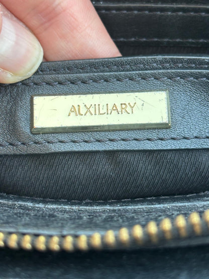 AUXILIARY BEGA. Bolso negro piel