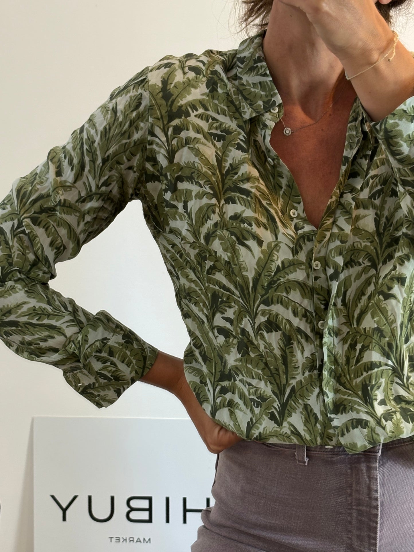 UTERQÜE. Blusa verde hojas seda T.m