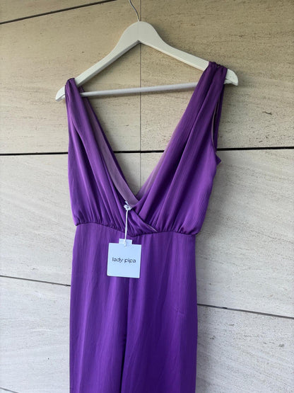 LADY PIPA. Mono morado fluido escote