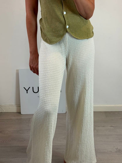 ZARA. Pantalón elástico textura