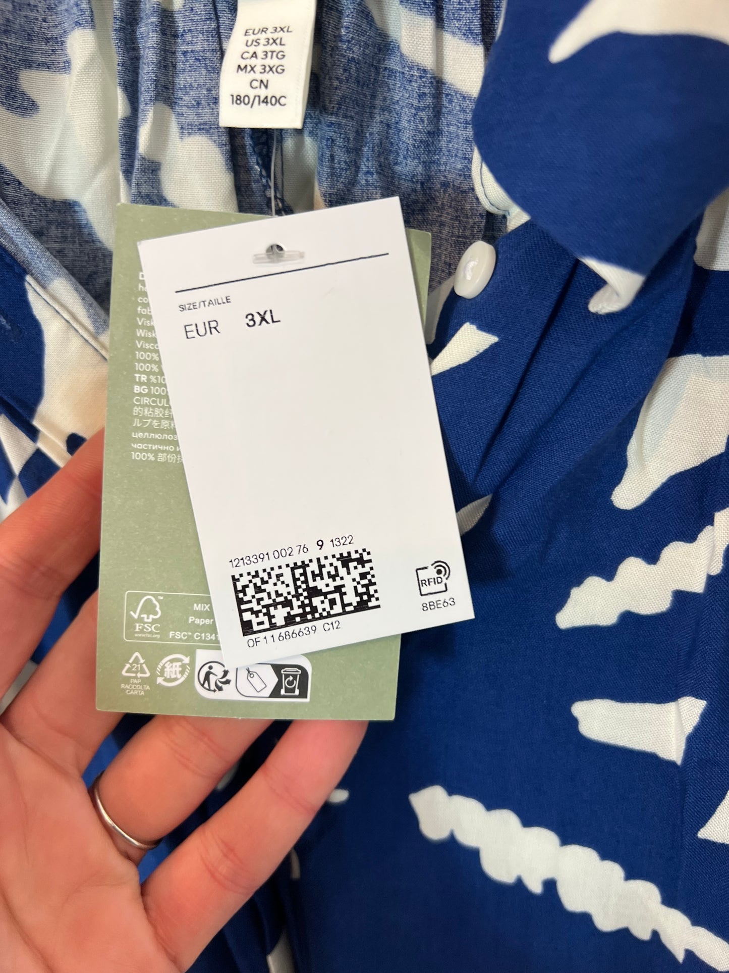 H&M. Vestido azul flores blancas  T.3xl