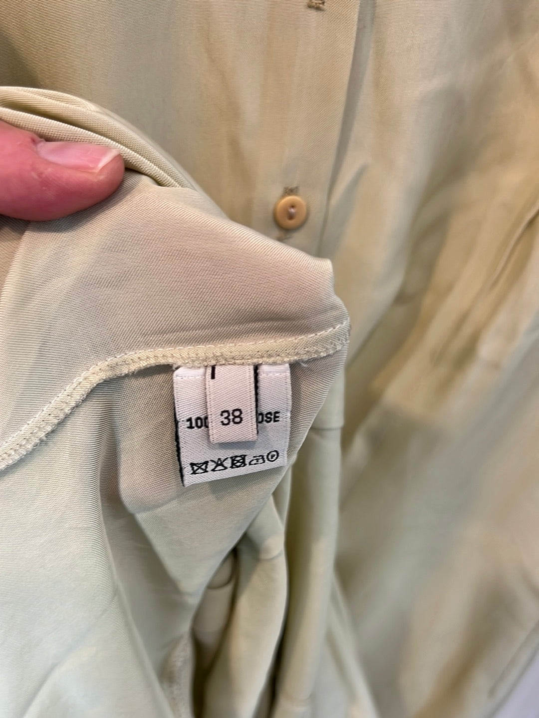 CORTANA. Vestido largo beige abotonado. T 38