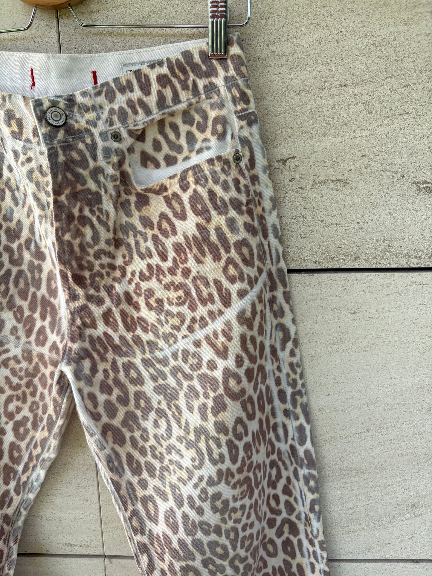 ZARA. Buttoned animal print denim. T34