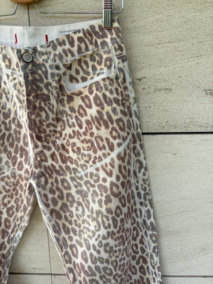 ZARA. Buttoned animal print denim. T34