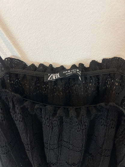 ZARA. Top negro troquelado T.m