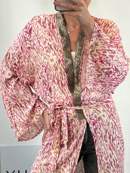 CATUCA. Kimono estampado detalle espalda. T M/L