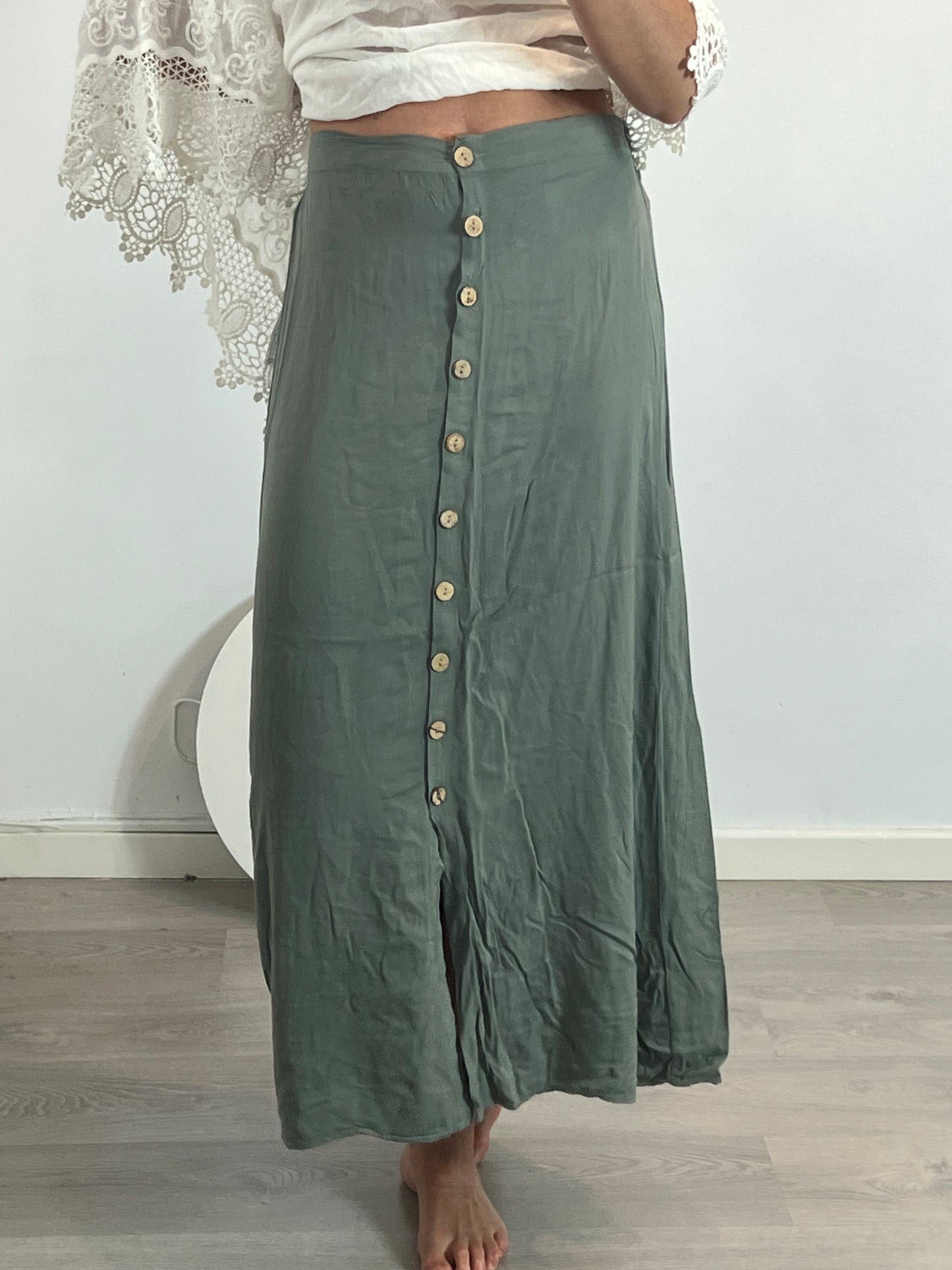 SENSE. Falda larga botones T.s