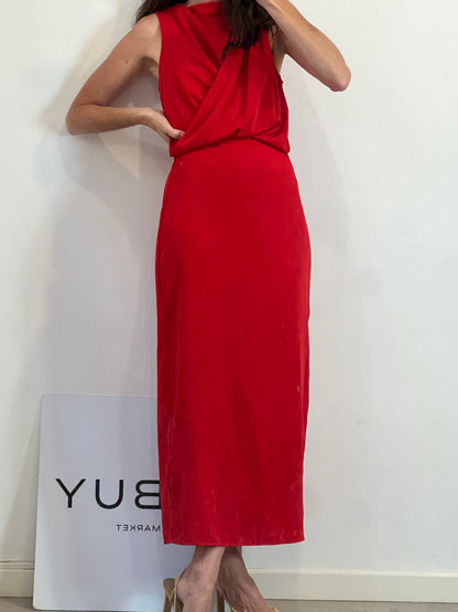 ZARA. Vestido midi rojo detalle escote