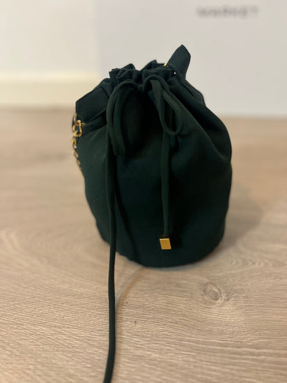 OTRAS. Bombonera verde tela