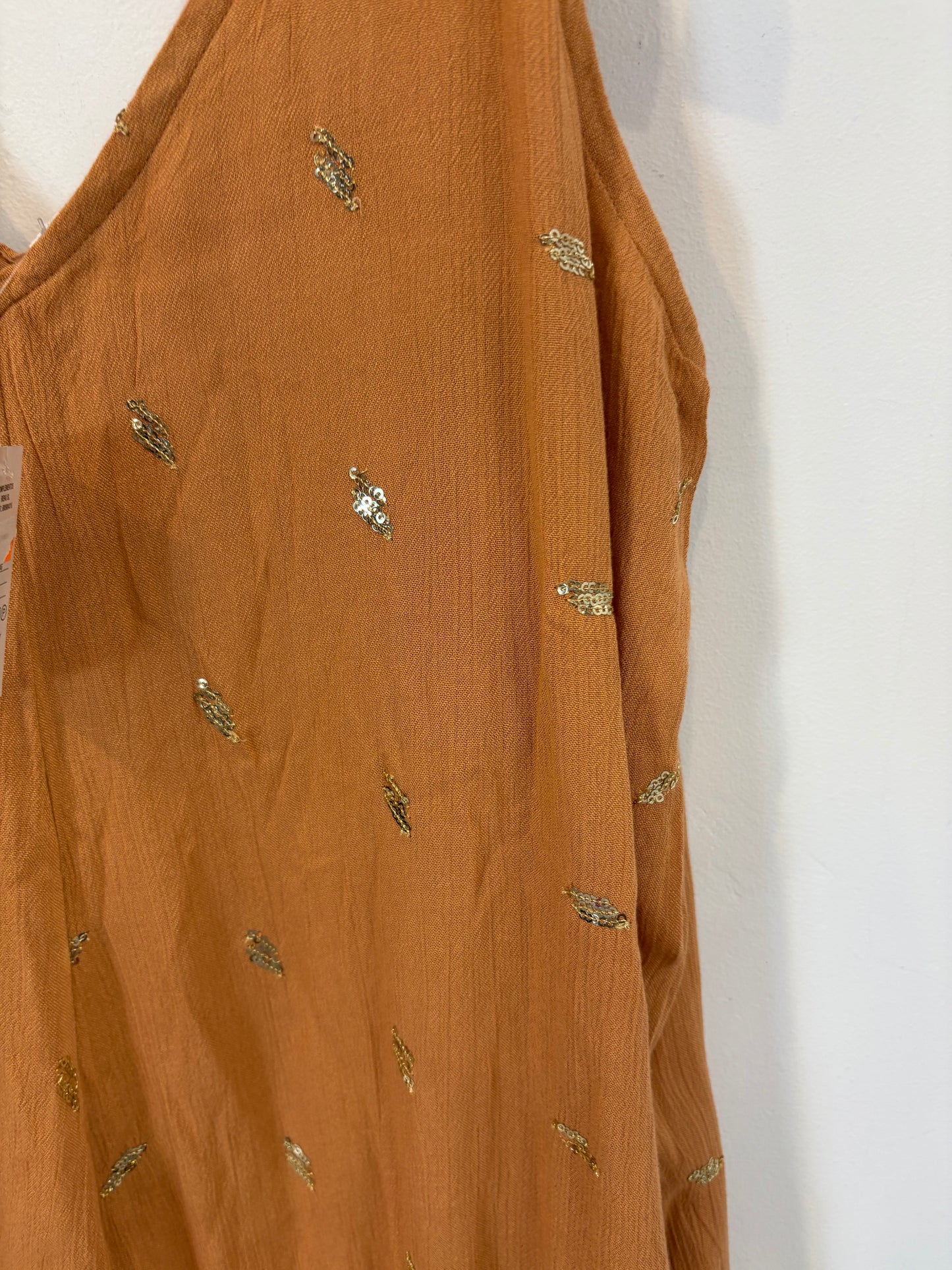 OTRAS. Mono largo fludio mini lentejuelas. T L/XL