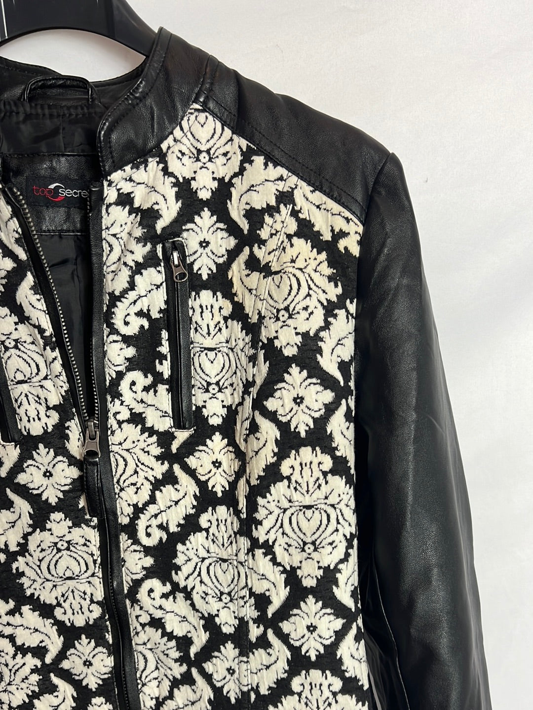 TOP SECRET. Chaqueta doble textura negra. T 36