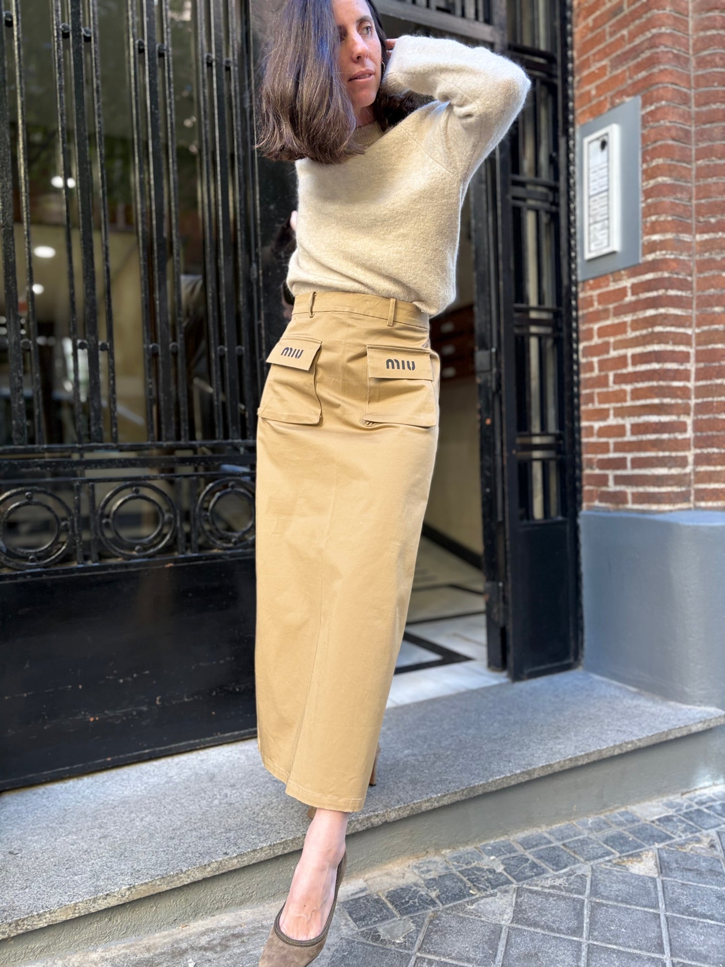 MIU MIU. Falda midi bolsillos T.m