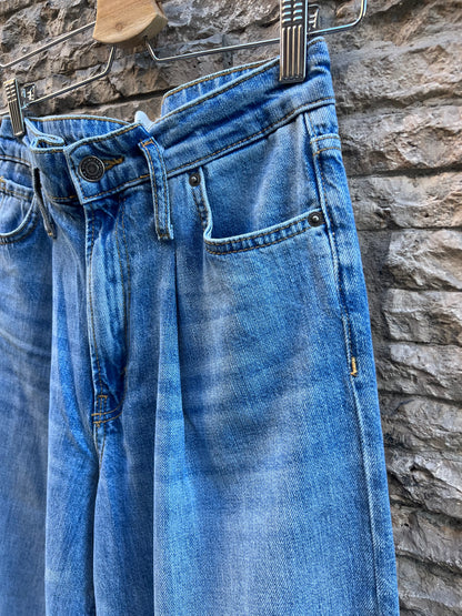 ZARA. Denim pata ancha pinzas. T 34