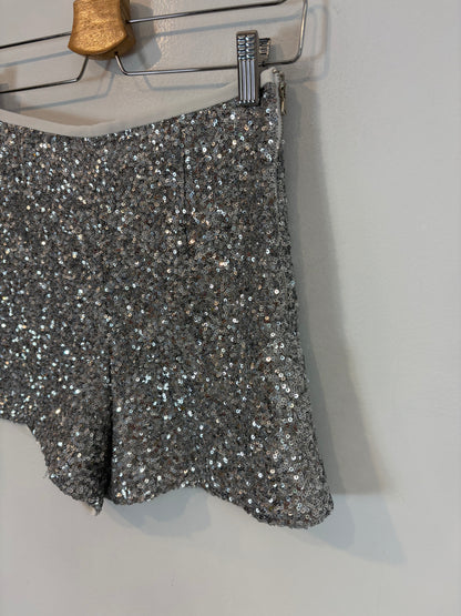 ZARA. Pantalón corto lentejuelas. T S