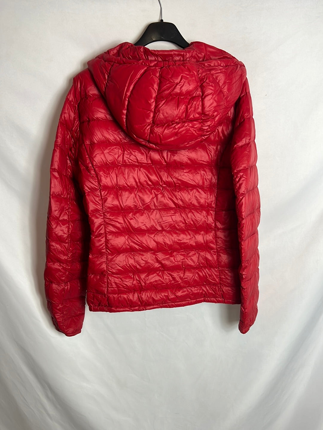BENETTON. Plumas ligero rojo T.u(s)