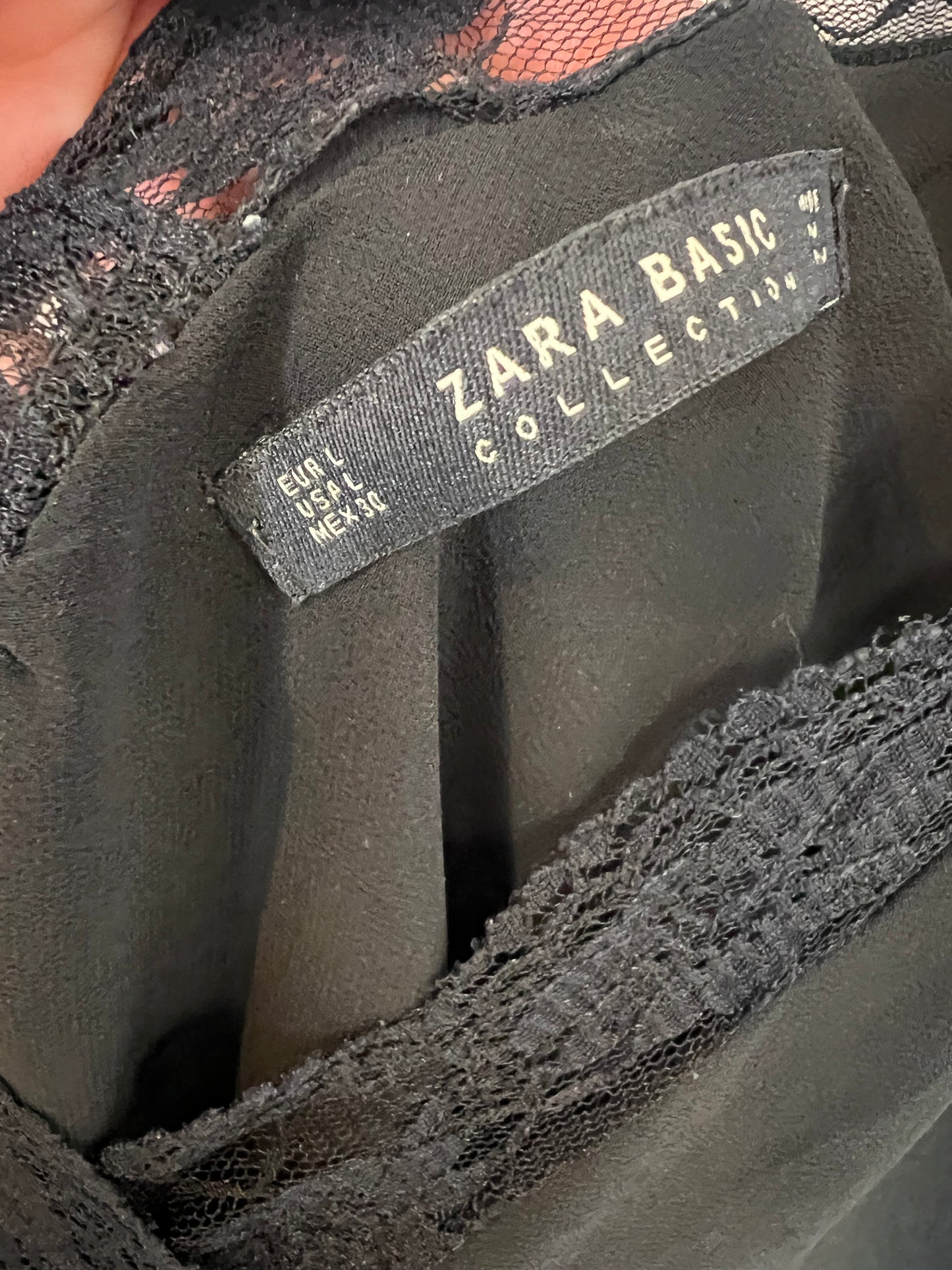 ZARA. Top negro lencero. T L