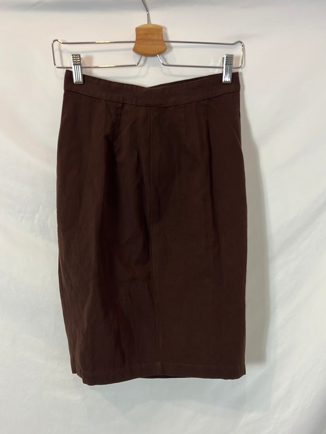 MASSCOB. Falda marrón abotonada T.38