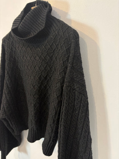ZARA. Black stretch knit top. TL