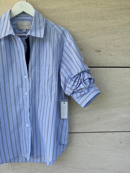 BROCHU WALKER. Camisa de rayas con detalle mangas