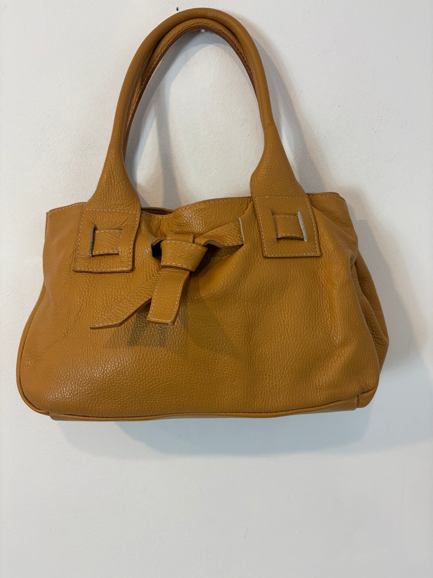 OTRAS. Bolso piel camel