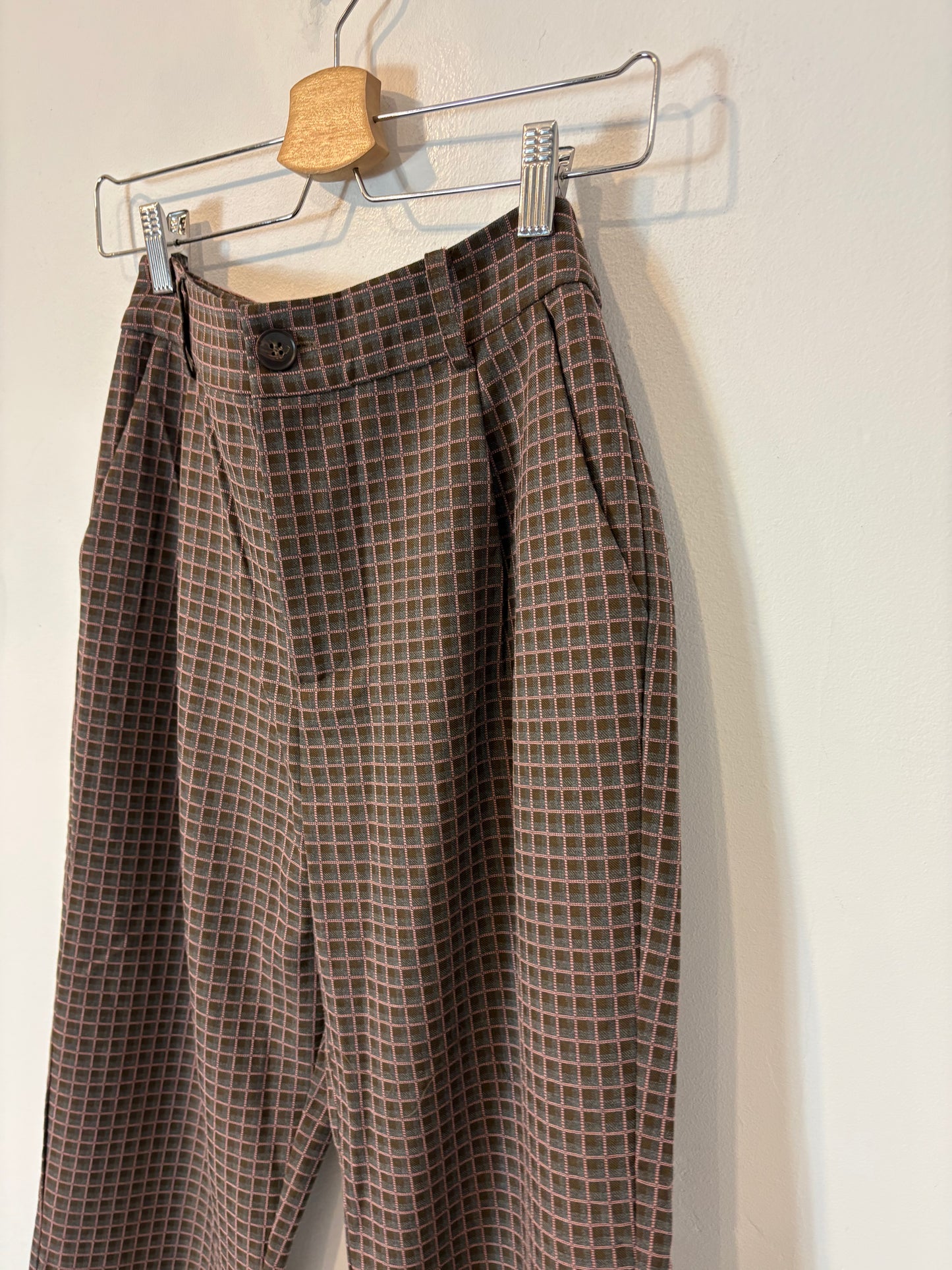 SEE U SOON. Conjunto pantalón y chaleco cuadros