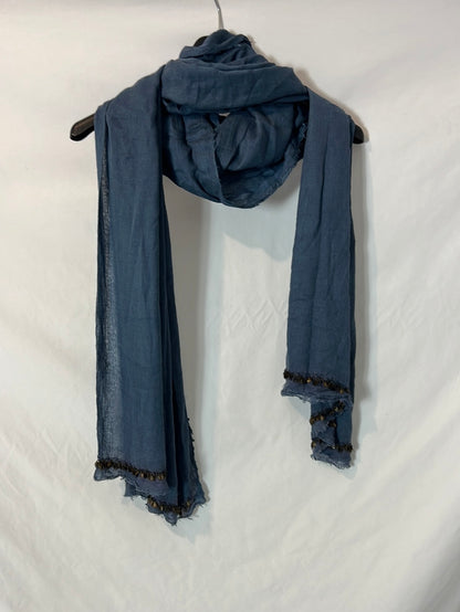 OTRAS. Fular azul detalle abalorios