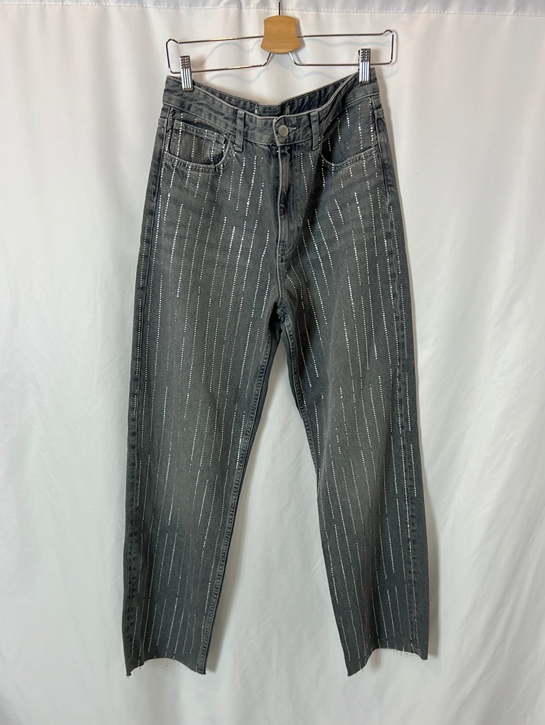 ZARA. Gray denim with wide leg details. Size 38