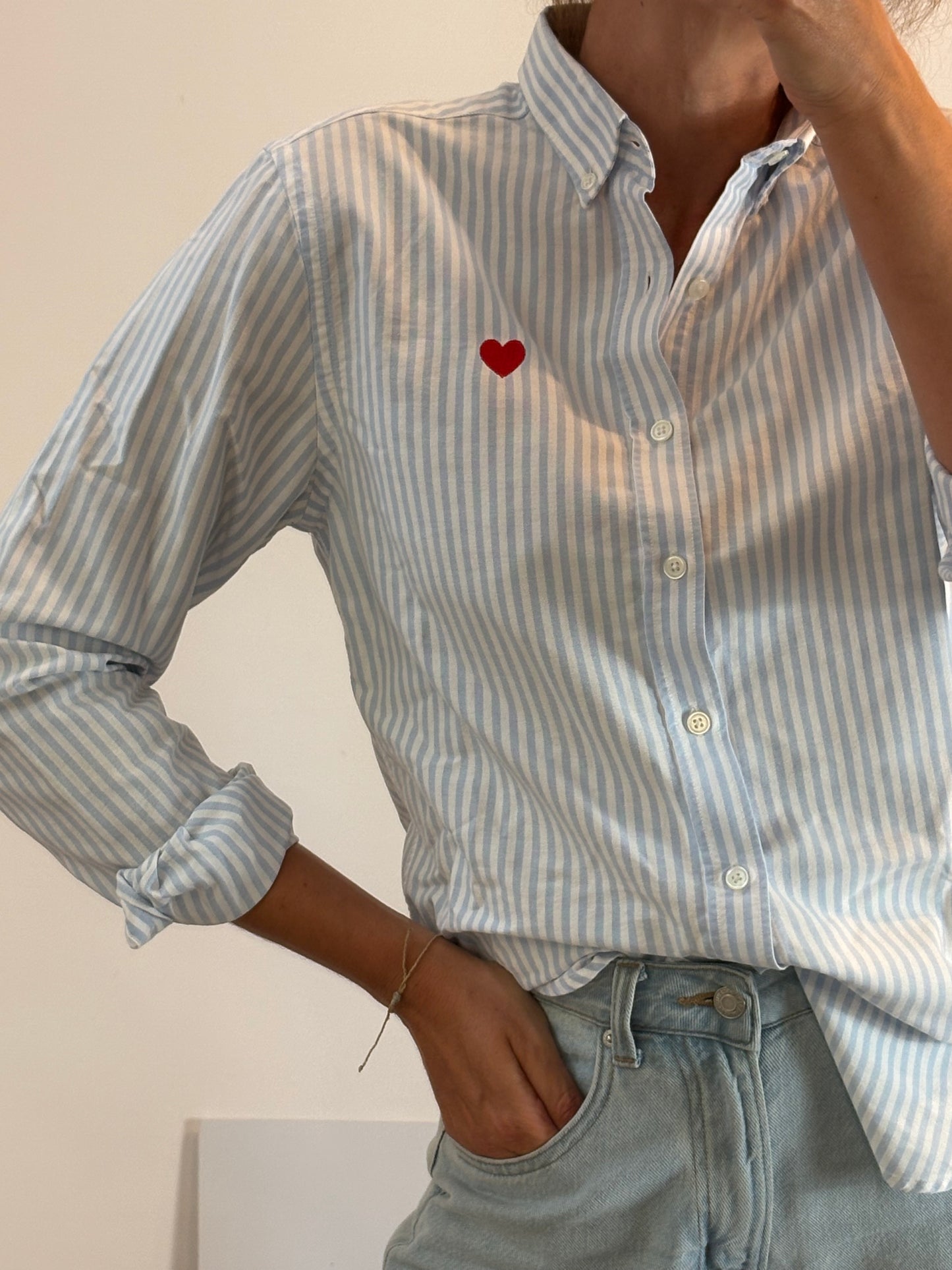 ANCLADEMAR. Light blue striped shirt. TM