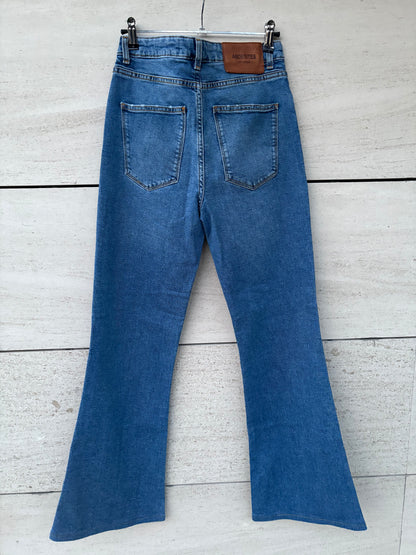 ANDESITES. Denim ligeramente acampando