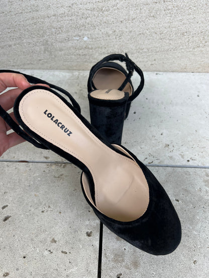 LOLA CRUZ. Sandalia terciopelo plataforma. T 39