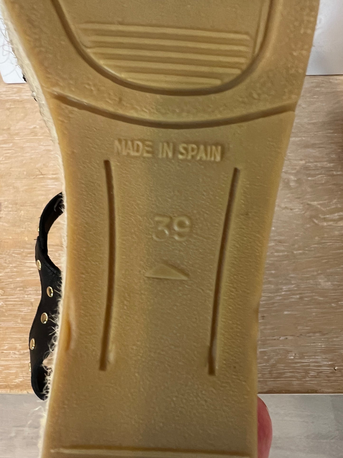 MICUIR. Black leather wedges with studs, size 39