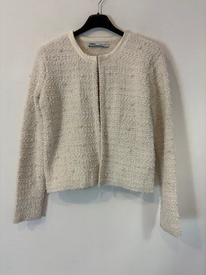 ZARA. Total look tweed perlas