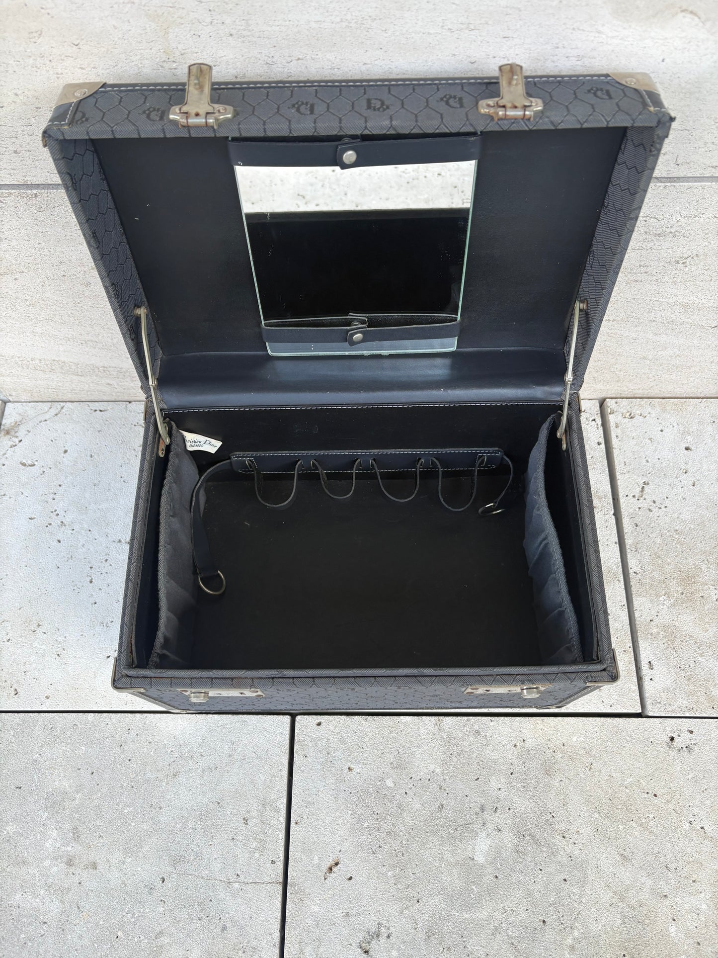 DIOR. Neceser de viaje